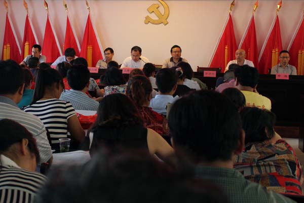 随后,镇党委副书记,镇长舒不了要求,必须严格按规定程序和时间节点