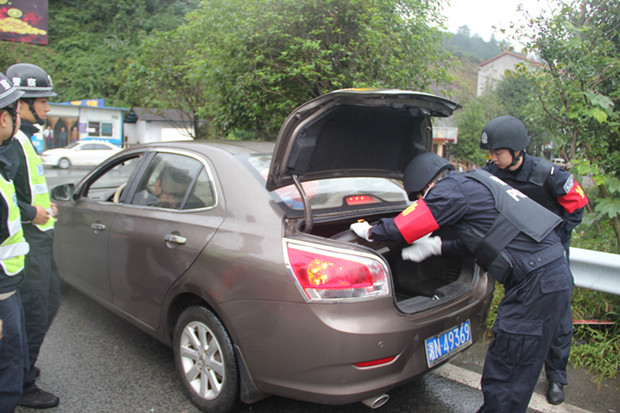 【官庄镇】绷紧弦 站好岗 公共安全有保障 - 沅陵县人民政府